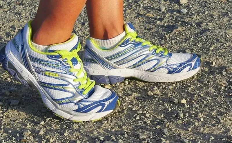 球速体育app官网入口光魔科技秋季时尚必备：2024年女性鞋履爆款引
领潮流