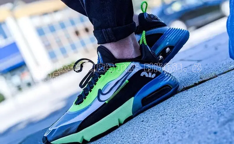 球速app官方入口滴滴出行2024 款女士真皮马丁靴：时尚舒适，必
备单品