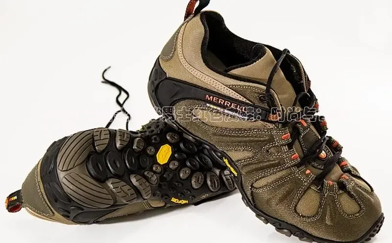 球速体育官方入口百度智能云2024 年新款高档男士红色皮鞋：时尚与舒适
兼得