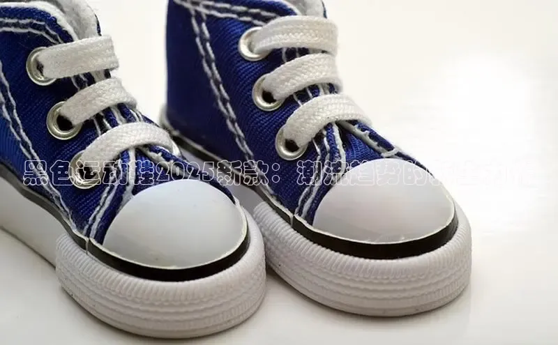 黑色运动鞋2025新款：潮流趋势的新生力作