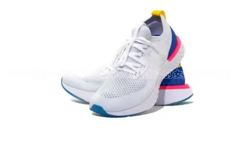 2025新款一体运动鞋：引领时尚潮流的女性必备单品